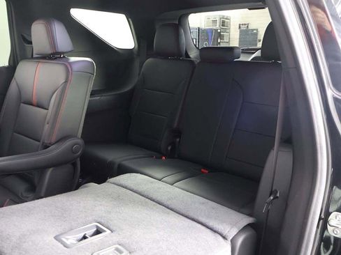 Used 2024 Chevrolet Traverse RS w/ LPO, Floor Liner Package AWD/4WD image 39
