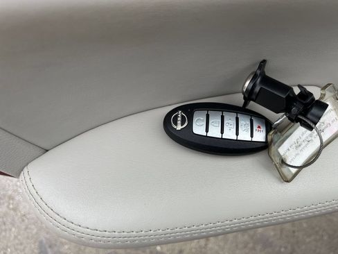 Used 2025 Nissan Altima 2.5 SV FWD image 17