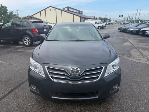 Used 2010 Toyota Camry XLE FWD image 3