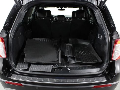Used 2021 Ford Explorer Platinum w/ Equipment Group 601A image 17