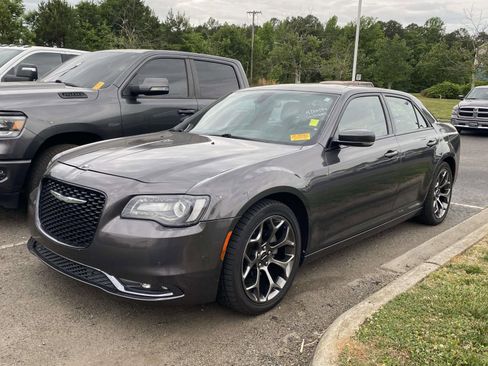 Used 2016 Chrysler 300 S w/ 300S Premium Group RWD image 3