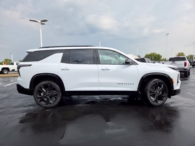 New 2027 Chevrolet Traverse RS w/ LPO, Floor Liner Package AWD/4WD image 19