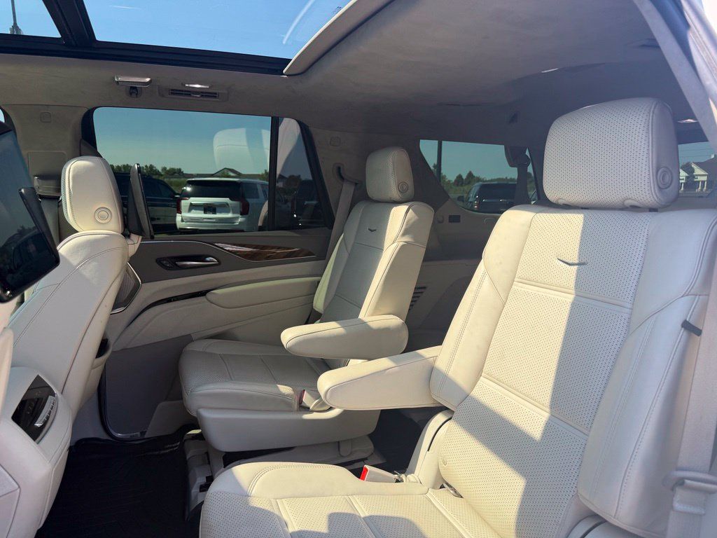 Used 2021 Cadillac Escalade Premium Luxury Platinum AWD/4WD image 23
