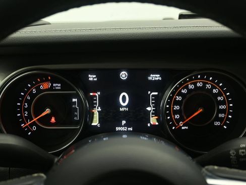 Used 2020 Jeep Wrangler Unlimited Sahara w/ Dual Top Group AWD/4WD image 19