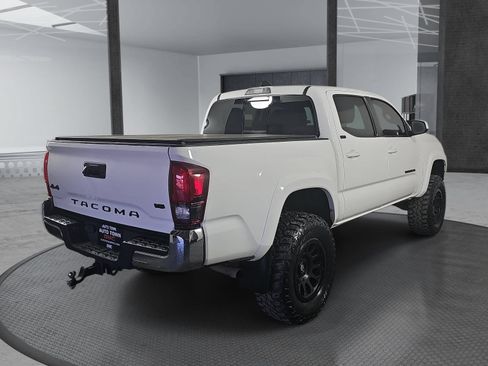 Used 2021 Toyota Tacoma SR5 AWD/4WD image 5