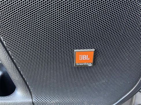 Used 2019 Toyota Highlander AWD V6 image 20