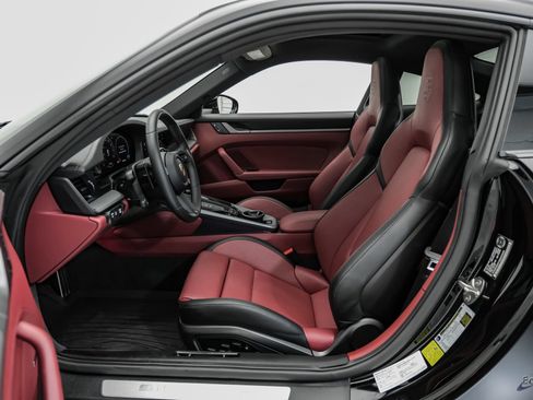 Used 2025 Porsche 911 Carrera S RWD image 33