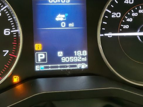 Used 2019 Subaru Crosstrek 2.0i Limited w/ Moonroof Package image 8