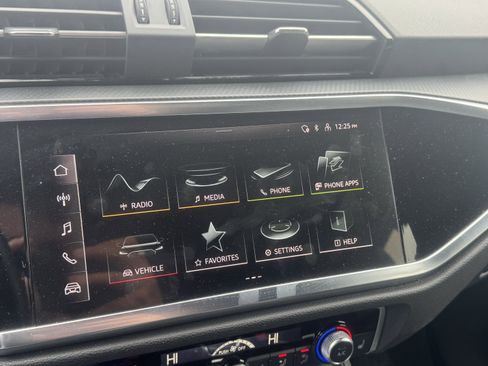 Used 2025 Audi Q3 2.0T Premium image 17