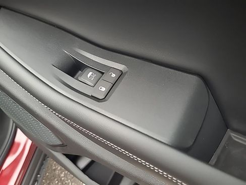 New 2025 Jeep Grand Cherokee Altitude AWD/4WD image 33
