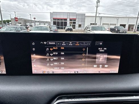 New 2025 Nissan Armada SL w/ Captain's Chari Seat Package image 12