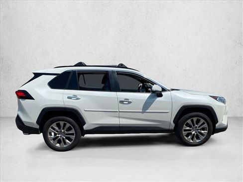 Used 2020 Toyota RAV4 Limited FWD image 4