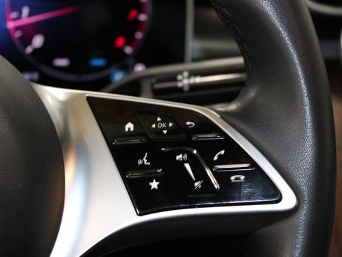 Used 2025 Mercedes-Benz C 300 Sedan image 27