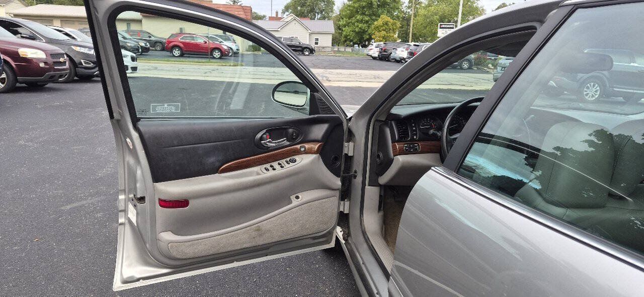 Used 2005 Buick Le Sabre Custom w/ Leather and Comfort Group FWD image 13