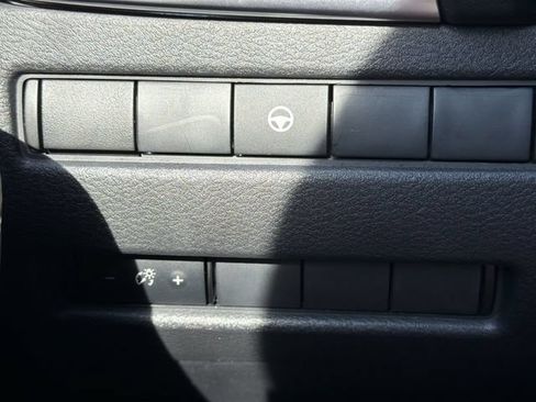 Used 2023 Nissan Rogue SV FWD image 21