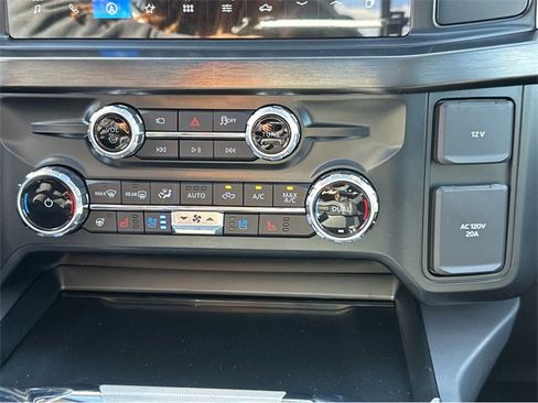 New 2025 Ford F250 Lariat w/ Lariat Ultimate Package image 28