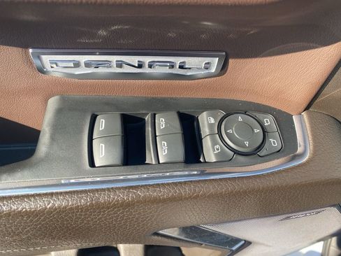 Used 2023 GMC Sierra 1500 Denali w/ Technology Package image 10