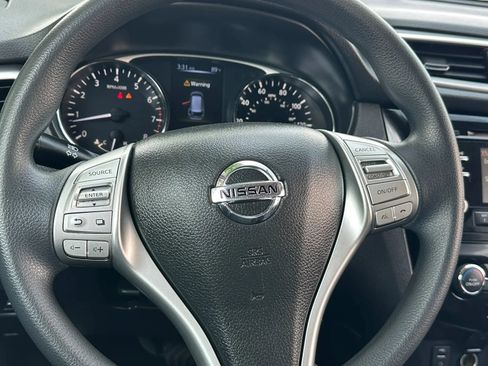 Used 2015 Nissan Rogue SV w/ SV Moonroof Package AWD/4WD image 13