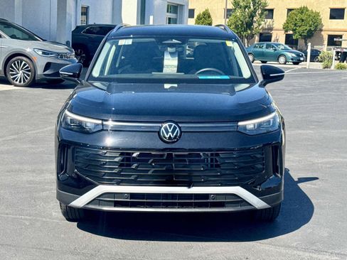 Certified 2025 Volkswagen Tiguan S AWD/4WD image 2