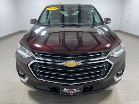 Used 2020 Chevrolet Traverse LT w/ Driver Confidence II Package image 2
