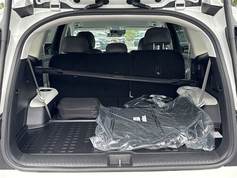 New 2026 Hyundai Ioniq 9 SEL image 14