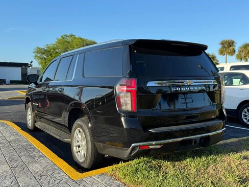 Used 2021 Chevrolet Suburban LT image 4