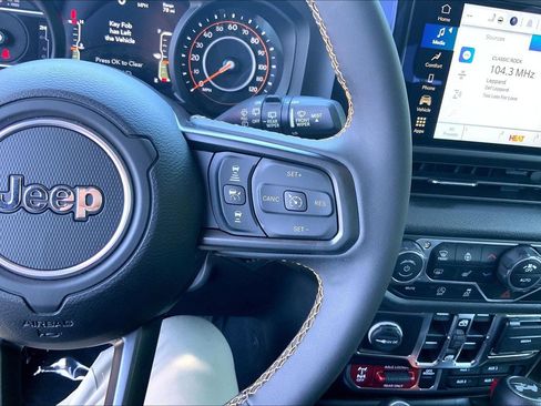Certified 2024 Jeep Wrangler Unlimited Sport AWD/4WD image 24