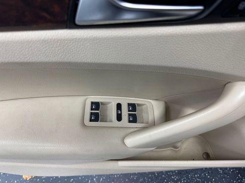 Used 2013 Volkswagen Passat TDI SEL Premium image 10