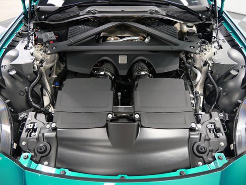 Used 2025 Aston Martin V8 Vantage Coupe image 12