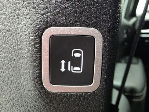 New 2026 Chrysler Pacifica Select image 40