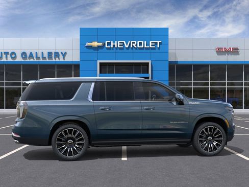 New 2026 Chevrolet Suburban High Country image 6