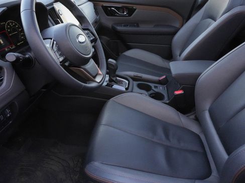 Used 2025 Subaru Forester Sport image 9