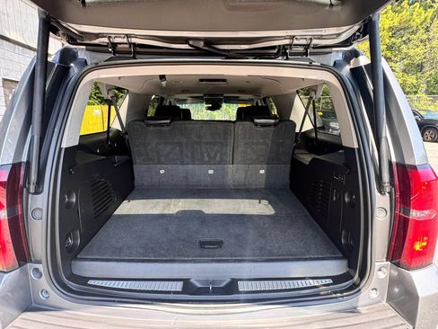 Used 2019 Chevrolet Suburban Premier RWD image 24