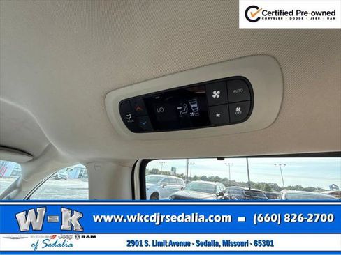 Certified 2023 Chrysler Pacifica Touring-L FWD image 34