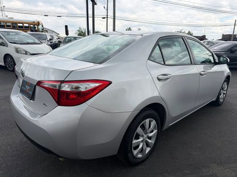 Used 2015 Toyota Corolla LE FWD image 3