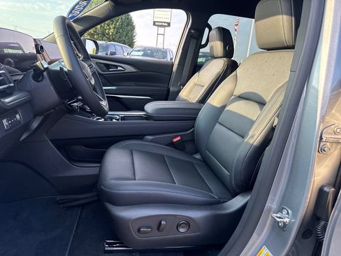 New 2026 Chevrolet Traverse LT w/ Driver Confidence Package AWD/4WD image 15