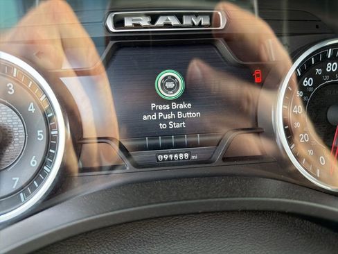 Used 2019 RAM 1500 Big Horn image 8