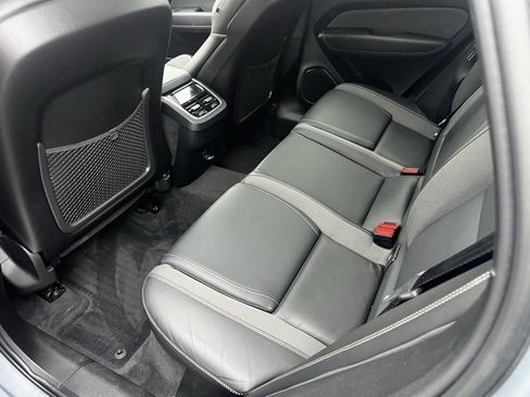 Certified 2022 Volvo XC60 B6 R-Design w/ Advanced Package image 18