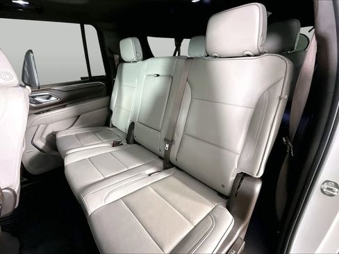 Certified 2023 GMC Yukon XL SLT w/ SLT Premium Package AWD/4WD image 19