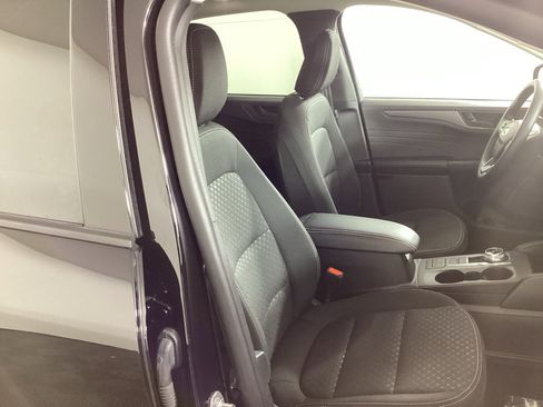 Used 2025 Ford Escape Active AWD/4WD image 8