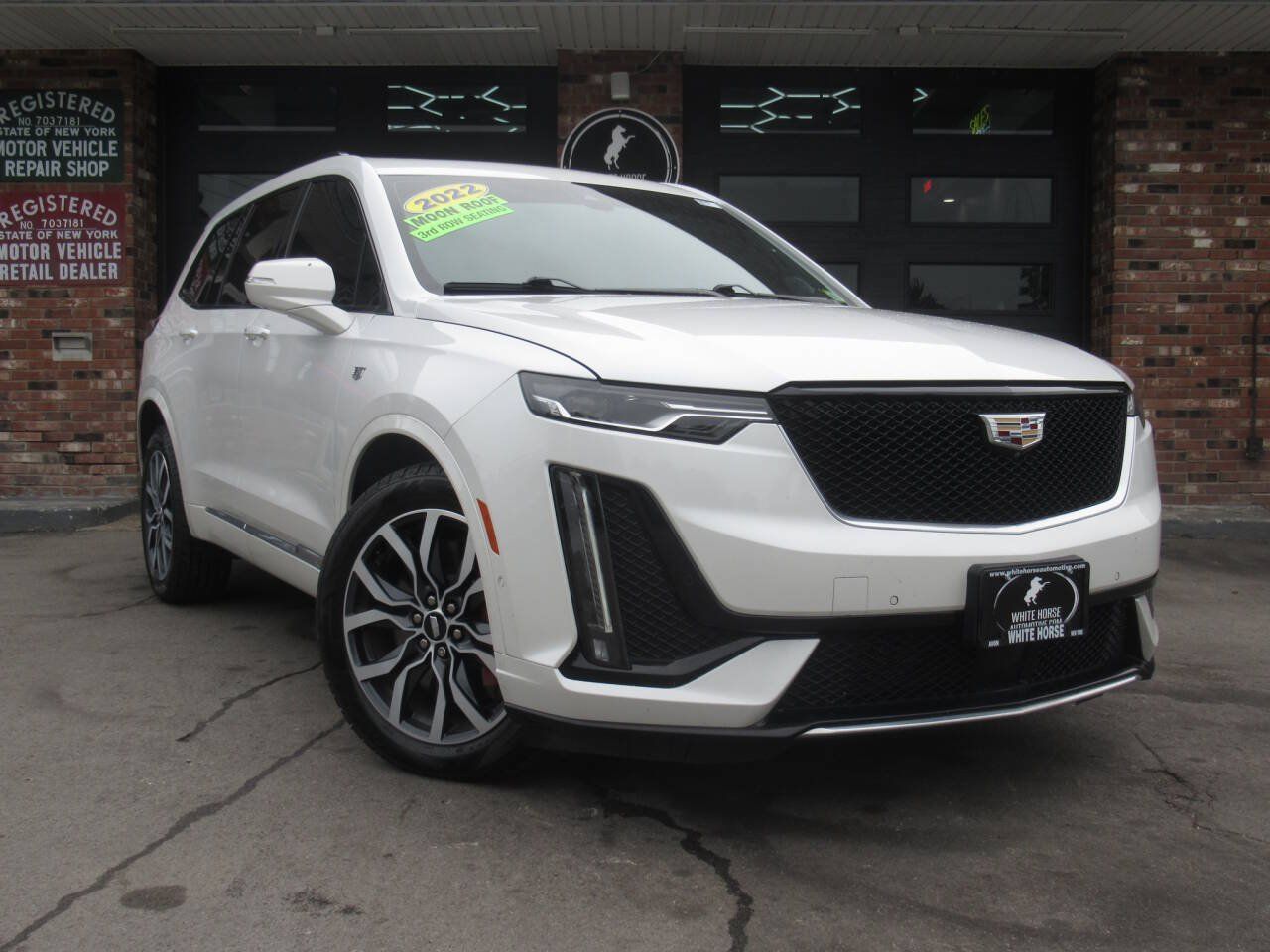 Used 2022 Cadillac XT6 Sport w/ Technology Package AWD/4WD image 1
