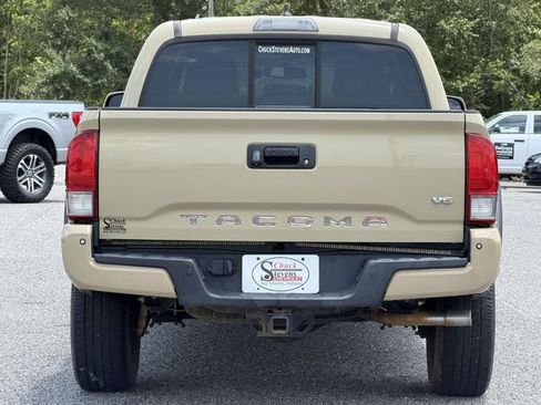 Used 2016 Toyota Tacoma TRD Off-Road w/ Premium & Technology Package RWD image 5