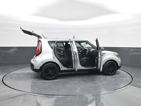 Used 2019 Kia Soul image 41