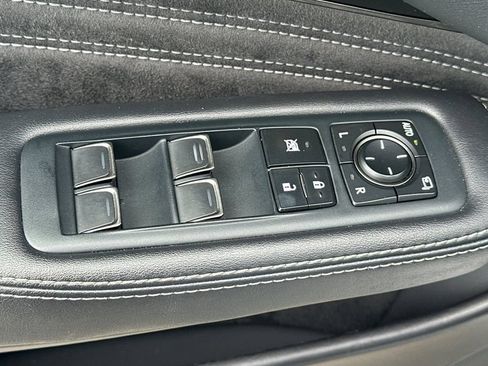 Used 2023 Lexus LS 500 w/ Accessory Package (Z1) RWD image 12