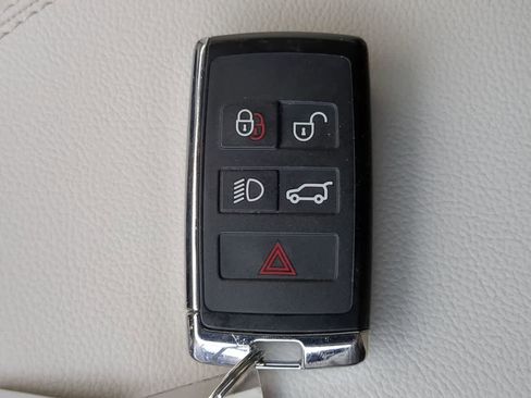 Used 2025 Jaguar F-PACE R-Dynamic S image 37