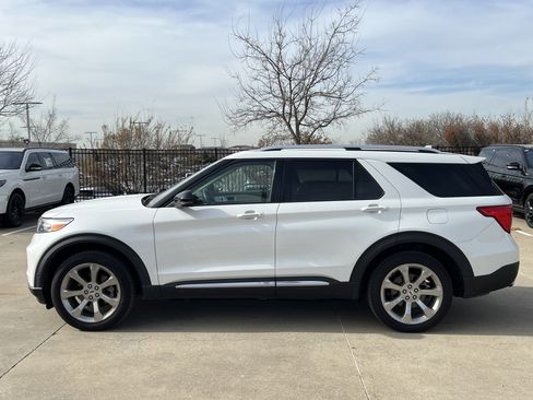 Used 2020 Ford Explorer Platinum w/ Premium Technology Package image 19