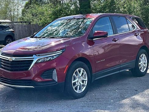 Used 2022 Chevrolet Equinox LT image 2