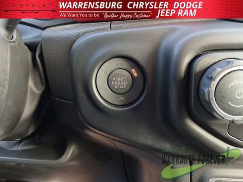 Used 2023 Jeep Wrangler Unlimited Rubicon w/ Cold Weather Group AWD/4WD image 28