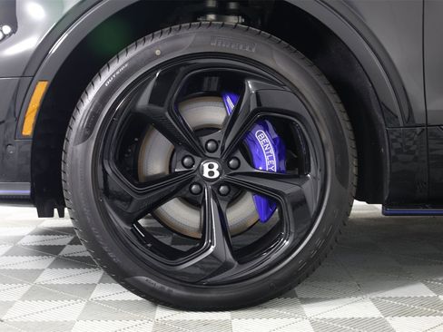 New 2025 Bentley Bentayga image 6