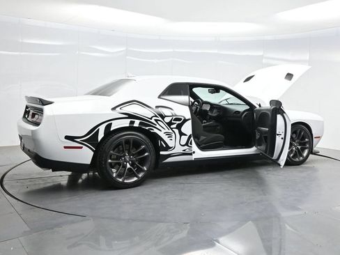 Used 2022 Dodge Challenger R/T Scat Pack w/ Driver Convenience Group RWD image 4